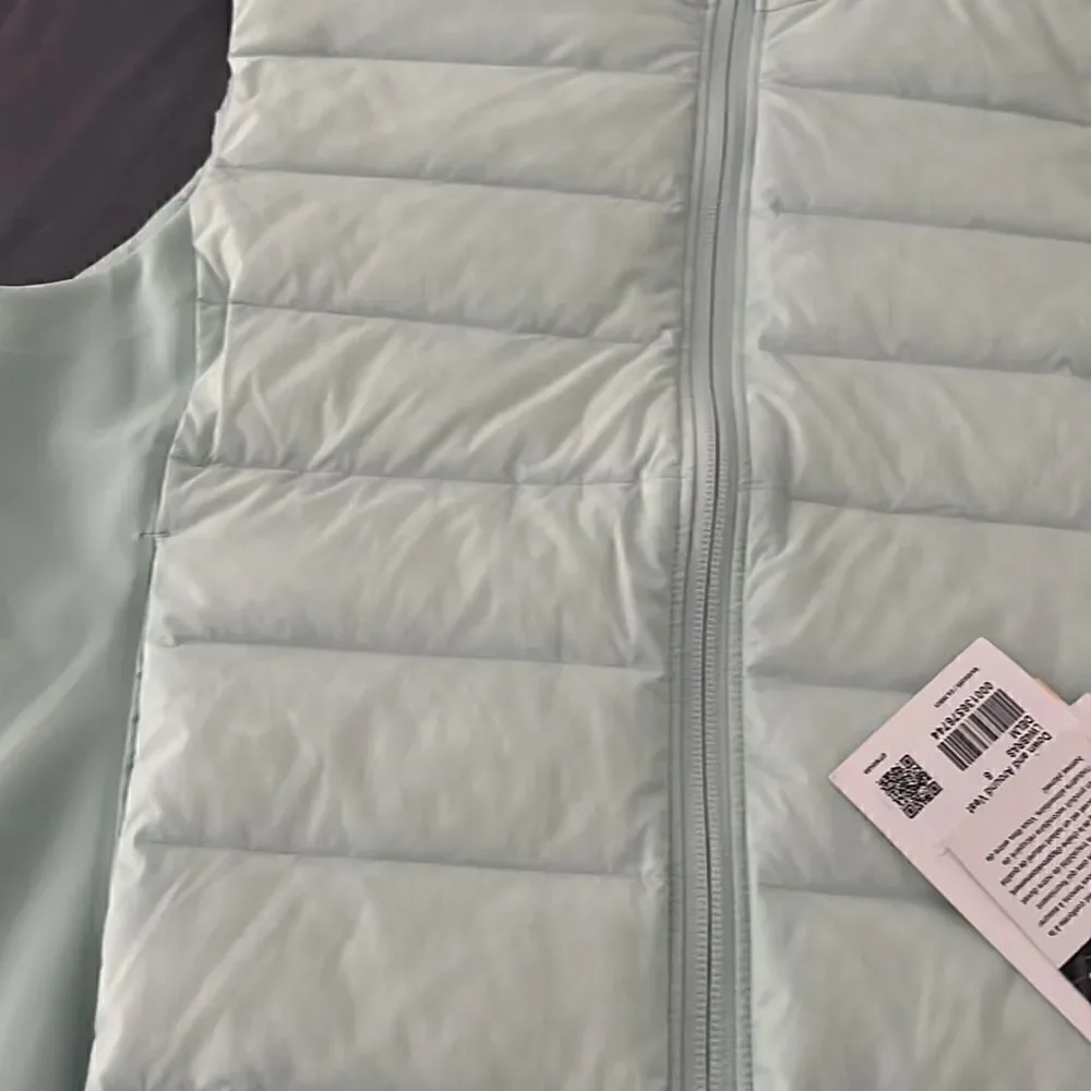 NWT Lululemon Dawn and Around Vest / Color: Delicate Mint / Size: 6 - Picture 2 of 4